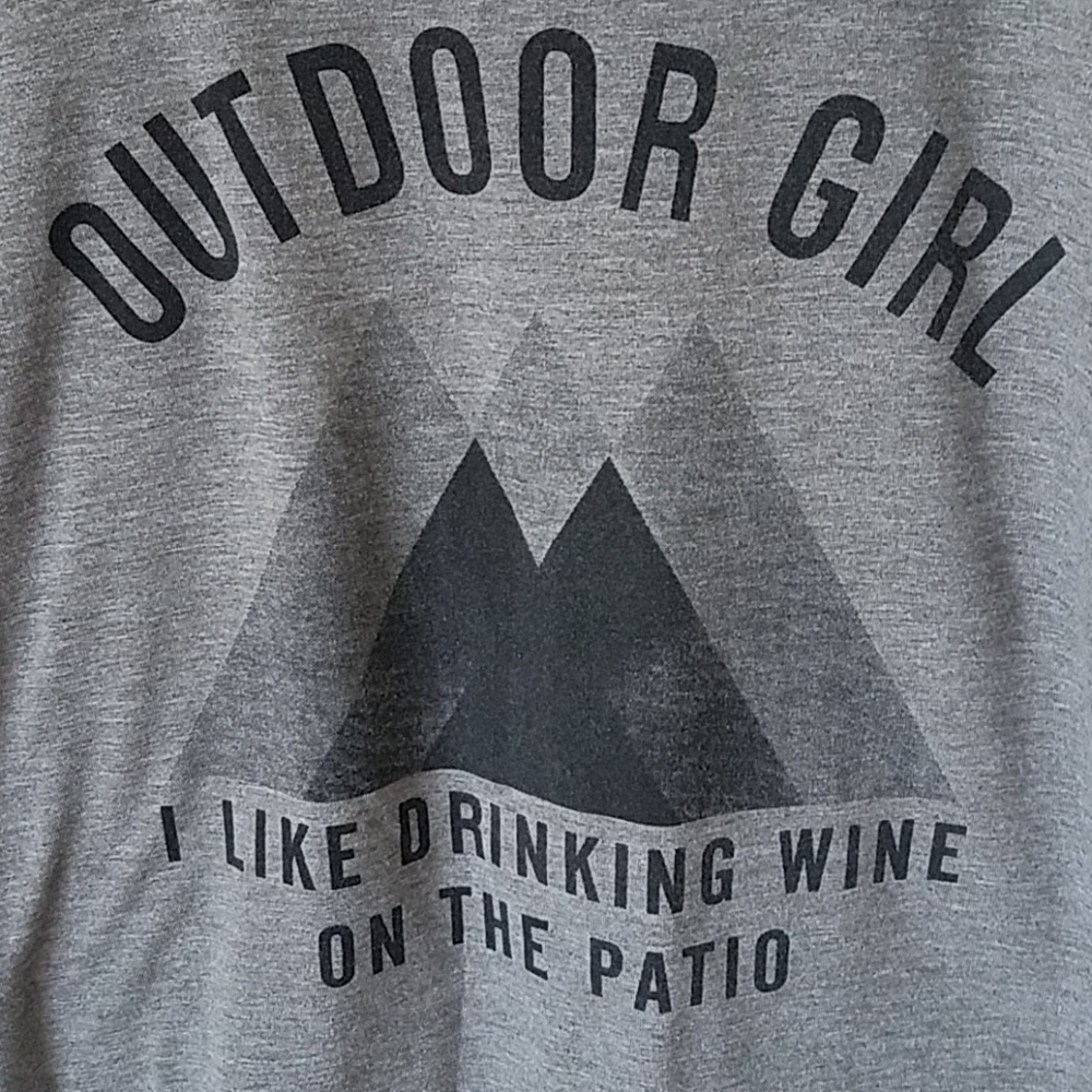 𝅺wine Graphic tank top Gray 18" bust 26" length - Picture 2 of 5